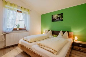 Ferienhaus-19-Schlafzimmer-2-Feriendorf-Ulrichsgrün_Waldmünchen